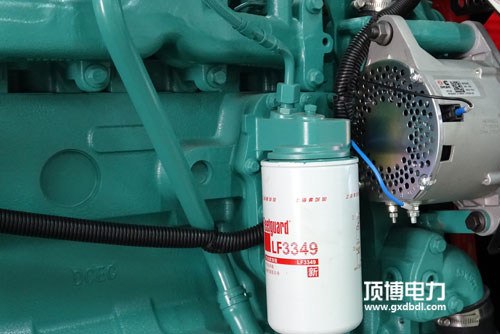 怎么回事,500kW广西顶博发电机组制造油底壳内部机油油面上升?